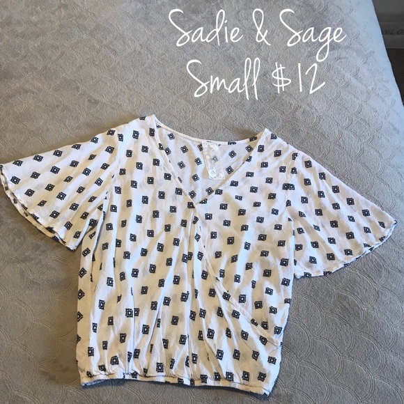 Sadie & Sage Tops - Small White & Black Top